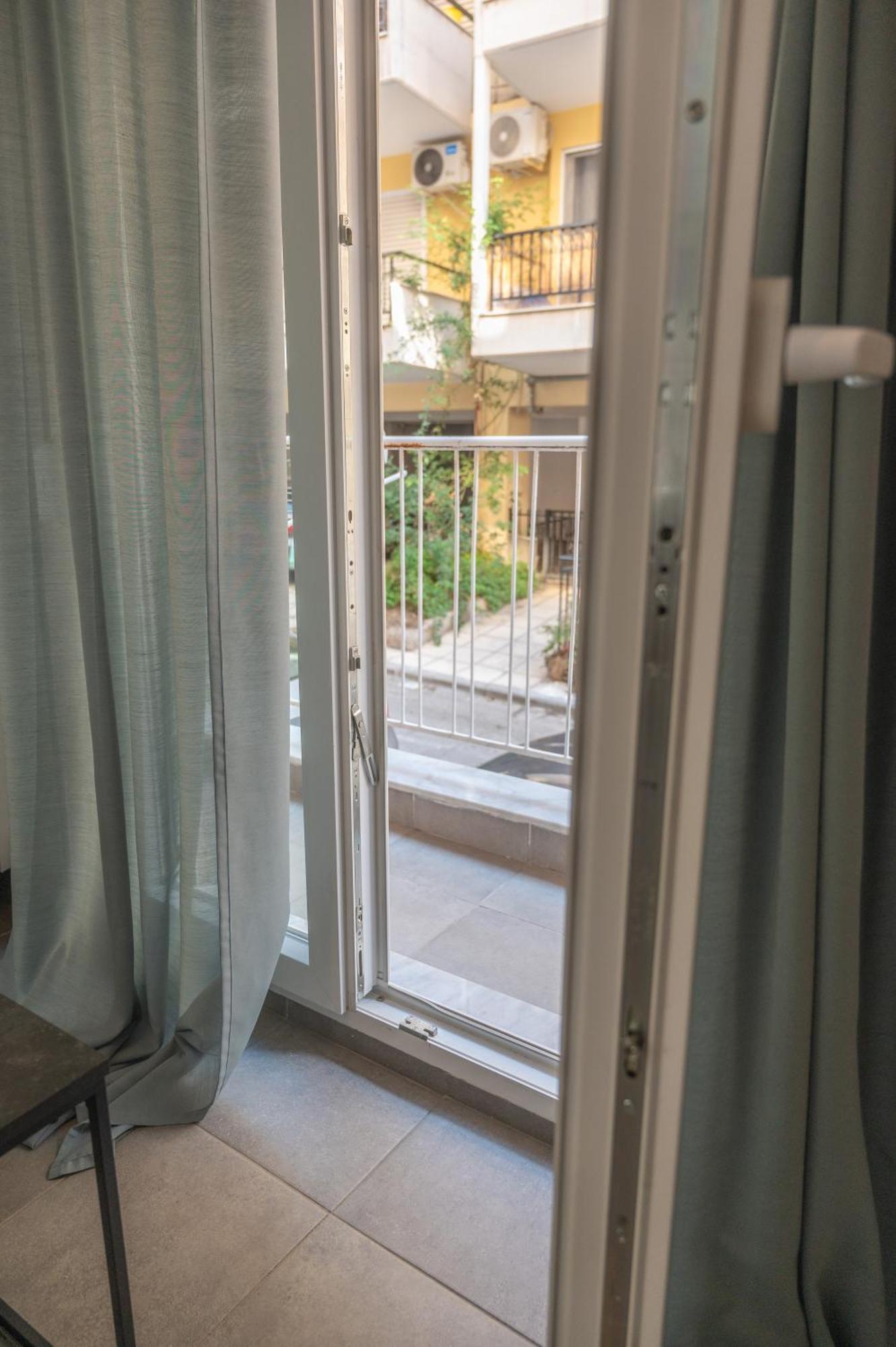 Niso Thessaloniki Hospitality Apartments Bagian luar foto